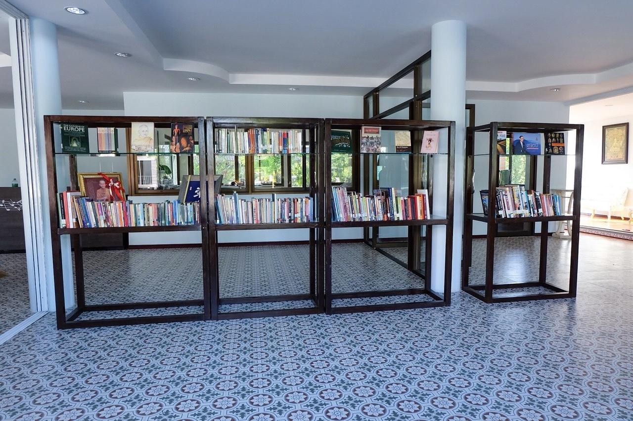 Menam Resort Nakhon Pathom Exterior photo